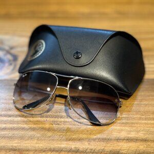 Ray Ban Aviator Grey Gradient Silver Unisex Sunglasses & Case